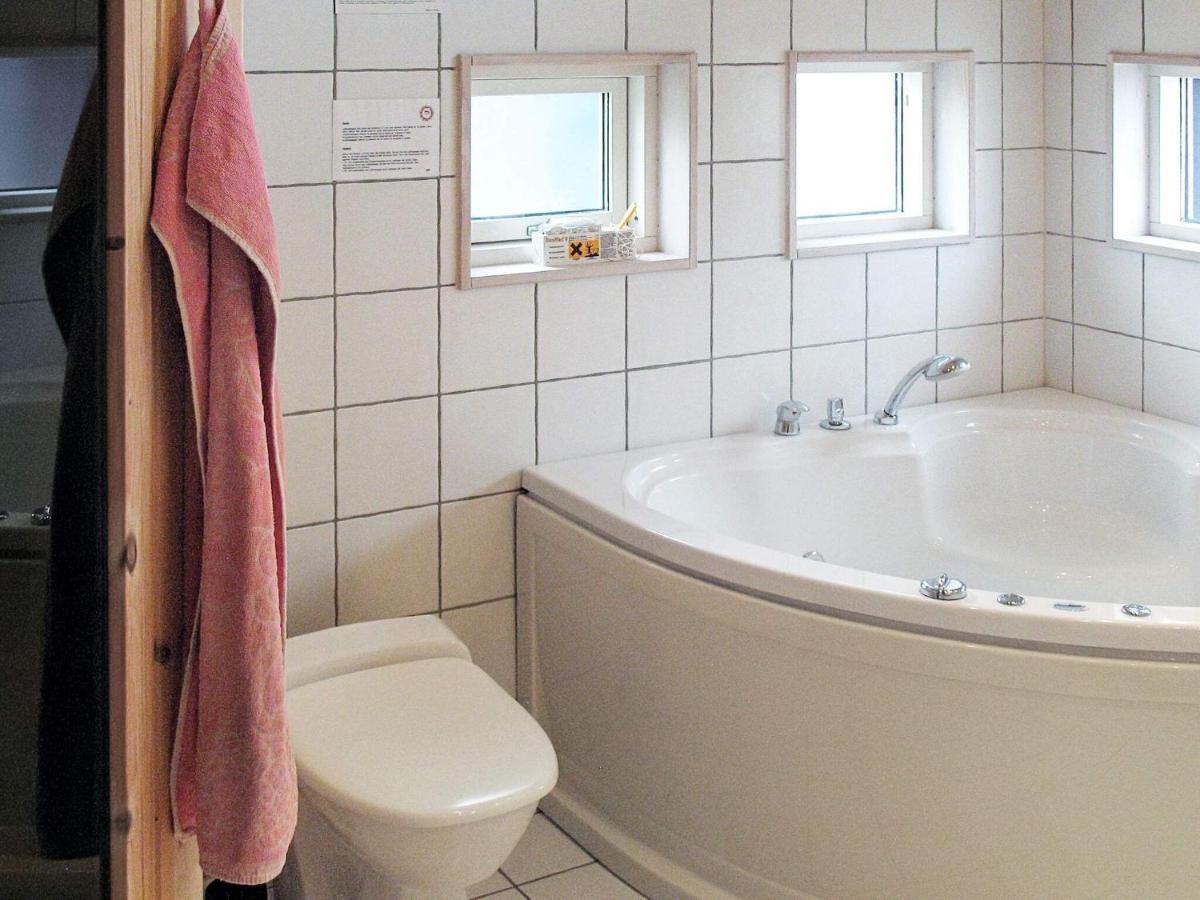 Bøtø By 10 Person Holiday Home In Idestrup מראה חיצוני תמונה